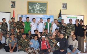 PENGURUS GP Anshor berpoto bersama dengan BNN Kuningan, usai deklarasi BAANAR di Gedung PCNU Kuningan