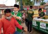 Ansor Indramayu Bagikan Takjil dan Masker Gratis