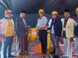 Gempa Cianjur, Uskup Bogor Kunjungi Desa Sarampad Bersama Relawan Pos Layanan Kemanusiaan Paroki Santo Petrus