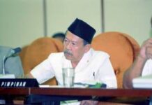 Ketika Pemuda Cikuya Berbaris Menghormati Pahlawan NU