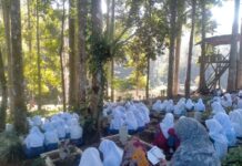 Syukuri HUT Kemerdekaan RI ke-78,Pelajar SMA di Cianjur Gelar Acara Yasinan di Taman Makam Pahlawan