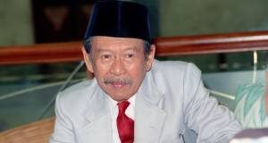 Usia di Batas Sore Tunggang Langgang